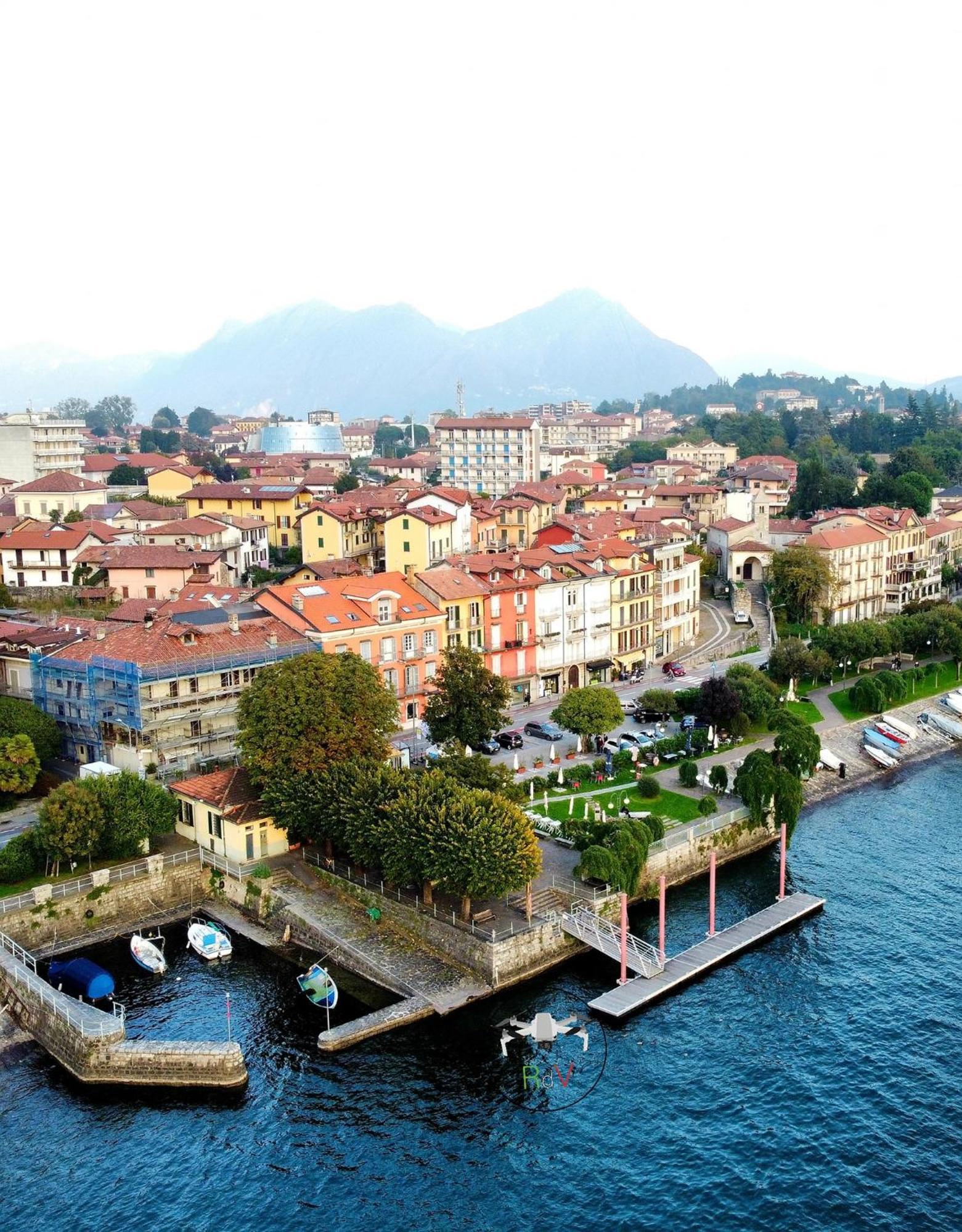 Butterfly Apt Suna Beach Verbania Exterior foto