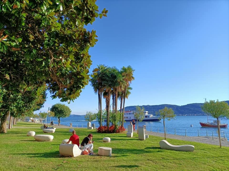 Butterfly Apt Suna Beach Verbania Exterior foto