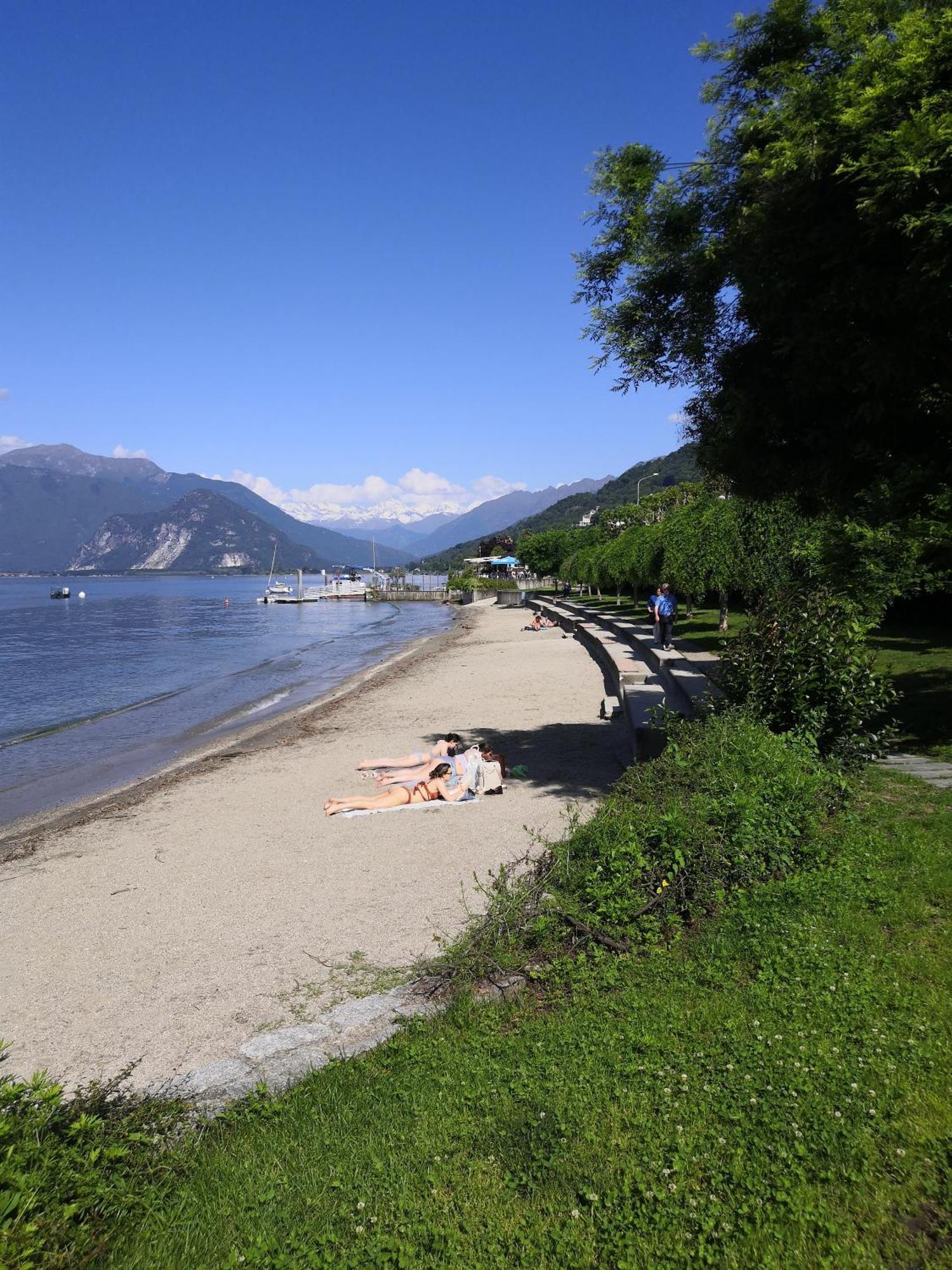 Butterfly Apt Suna Beach Verbania Exterior foto