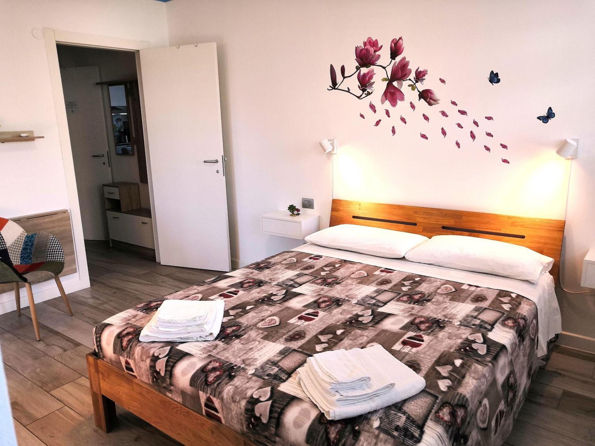 Butterfly Apt Suna Beach Verbania Exterior foto
